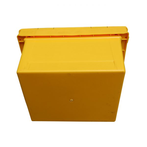 storage bin with hinged lid